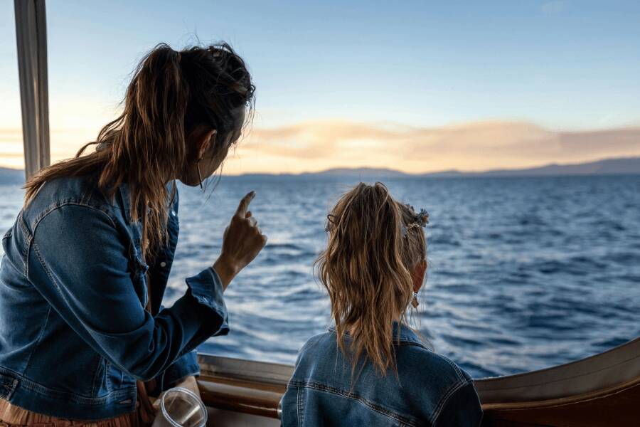 Mães viajantes e tecnologia o truque para férias sem caos