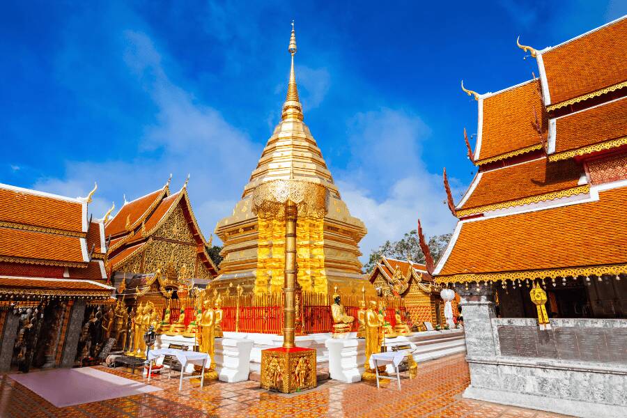 O que visitar na Tailândia - Estupa dourado do templo Wat Phra That Doi Suthep em Chiang Mai